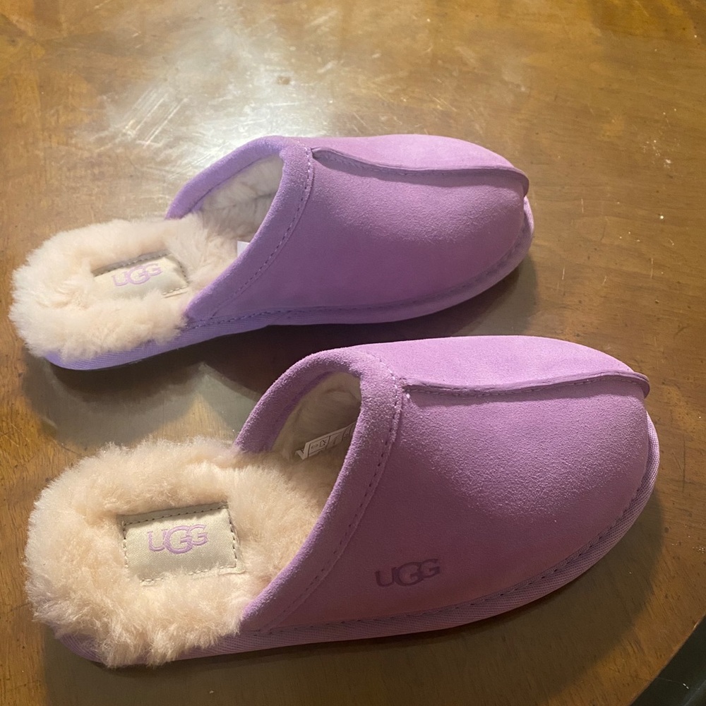 NWT UGG slippers